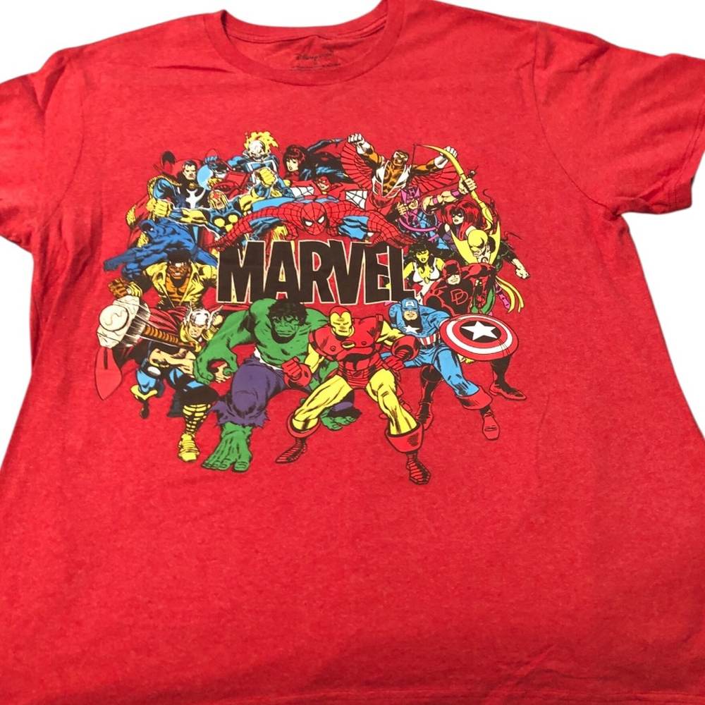 Disney Store Marvel T-Shirt Size XL Red